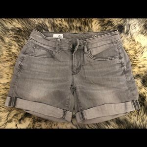 GAP - Gray Sexy Boyfriend Shorts